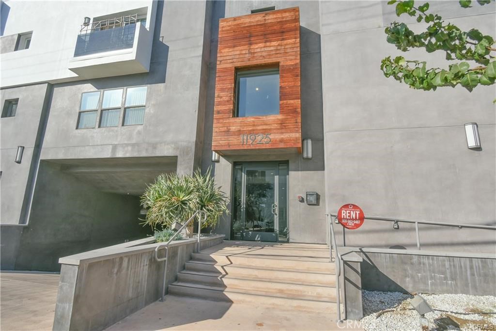 11925 KLING Street 110, Valley Village, CA 91607