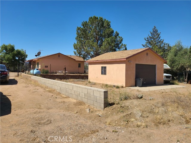 Detached garage