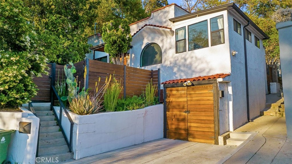 2360 Landa Street, Los Angeles, CA 90039