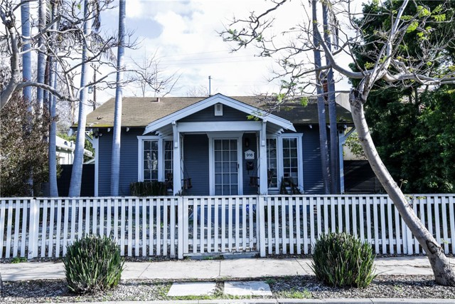 916 Superba Avenue Venice, California This gorgeous remodeled 3 bedroom 2 bath California Craftsman home on Superba Ave is in the heart of Venice, a few blocks from hip Abbot Kinney and just a bit farther to the famous Venice Boardwalk and beach. The home has original hardwood floors, remodeled and updated bathrooms (including a rain shower in one bath and steam shower in the other), and a modern remodeled kitchen. It also features a built-in laundry room with a washer/dryer included. The house has a covered garage for 1 car, storage for bikes and other outdoor activities, and beautiful front and back yards with a hammock, swinging chairs, and hanging chair. The open concept living room and full-size kitchen feature a beautiful island, fireplace, and serene deck. An abundance of stores is steps away, with trendy Superba Food and Bread just across Lincoln Ave. Please do not disturb tenants.