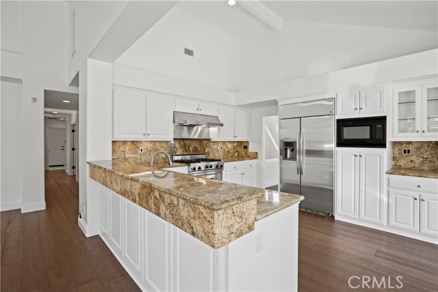 Detail Gallery Image 20 of 63 For 22101 Cairnloch St, Calabasas,  CA 91302 - 4 Beds | 3 Baths