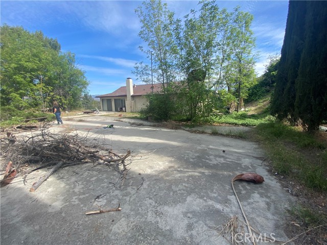23209 Aetna Street photo 1