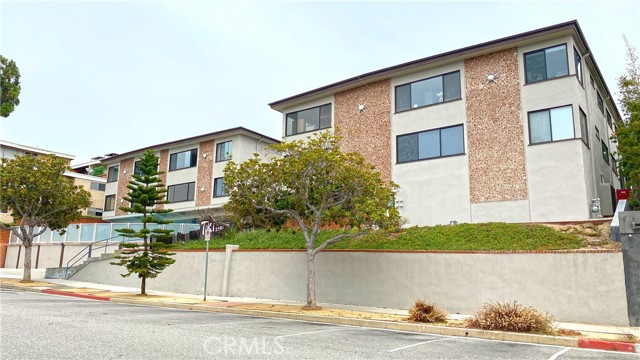2501 Beverley Avenue photo 2