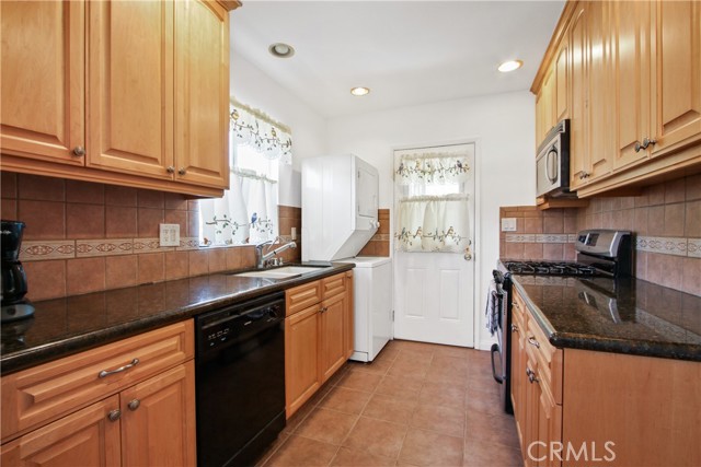 14700 Rinaldi Street photo 8