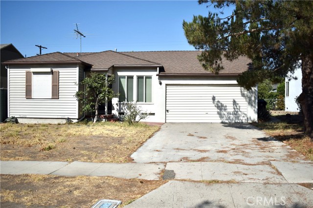 6255 Gentry Avenue photo 1