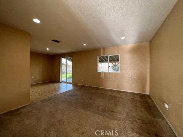 Image 3 for 44254 27Th St, Lancaster, CA 93535