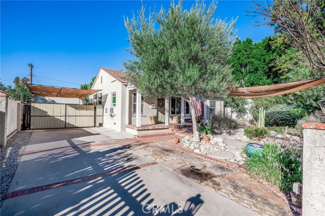 17251 Kittridge Street photo 3