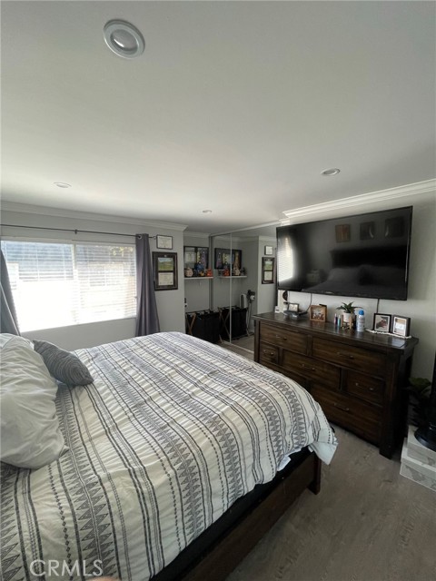 19050 Kittridge Street, 5 photo 7