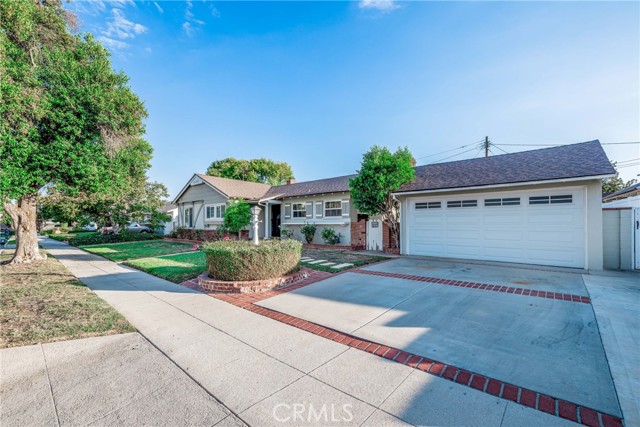 20746 Strathern Street photo 2