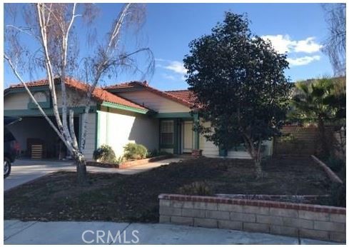 28034 Concord Avenue Castaic, California WONDERFUL 4BD/2BA SINGLE STORY, SINGLE FAMILY HOME IN A GREAT PART OF CASTAIC. PROPERTY IS WALKING DISTANCE TO PARKA AND SHOPPING, AND SHORT, SHORT DRIVE TO FWY. THIS HOME OFFERS A GREAT LAYOUT, YARD AND AMENITIES. HOME HAS A DELIGHTFUL SOUTHWEST FEEL. TILED FLOORING AND A KITCHEN FOR A FAMILY.