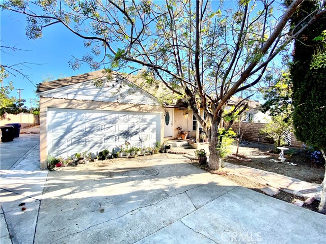 13332 Del Sur Street photo 2
