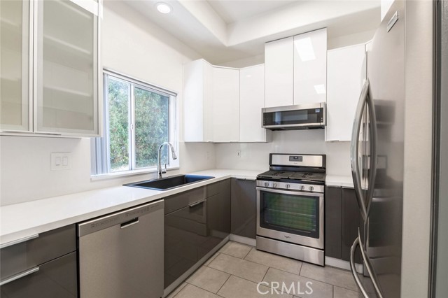 4520 Fulton Avenue, 10 photo 11