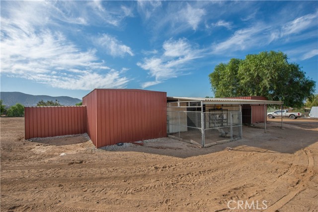 pole barn with 3 stalls