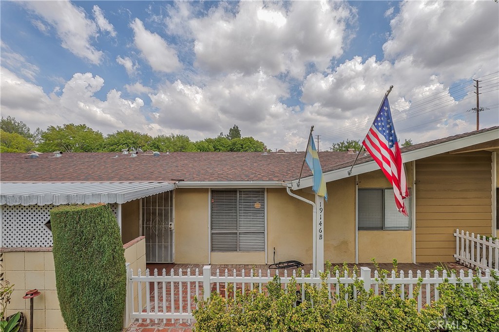 19146 Avenue Of The Oaks B, Newhall, CA 91321