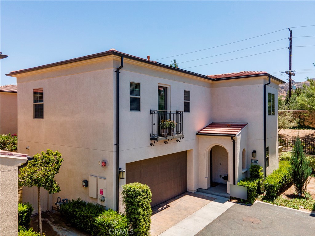 21952 Moveo Drive