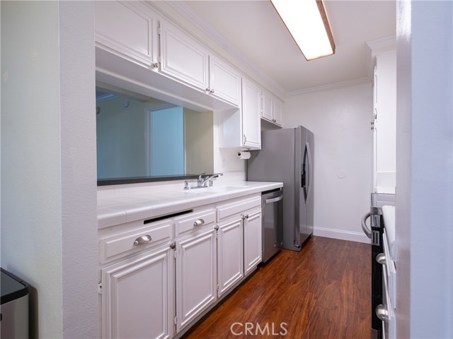5334 Lindley Avenue, 316 photo 4
