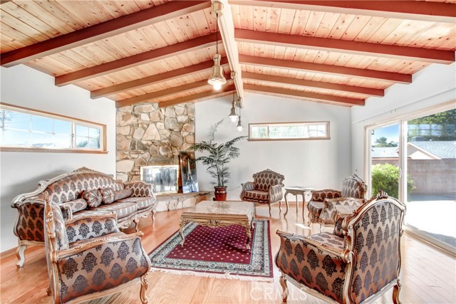 11522 Amestoy Avenue photo 6