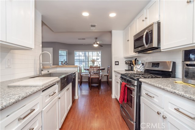 11350 Foothill Boulevard, 26 photo 8