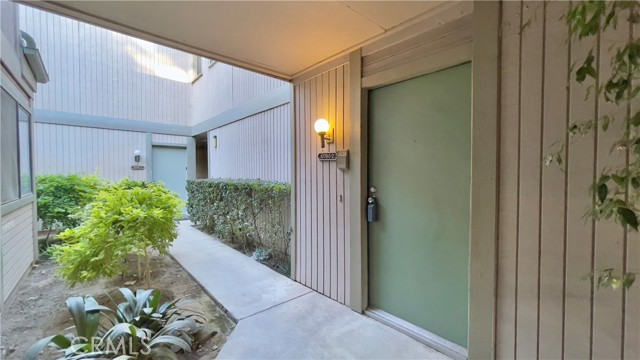 Detail Gallery Image 1 of 1 For 10780 Woodley Ave #2,  Granada Hills,  CA 91344 - 2 Beds | 1 Baths