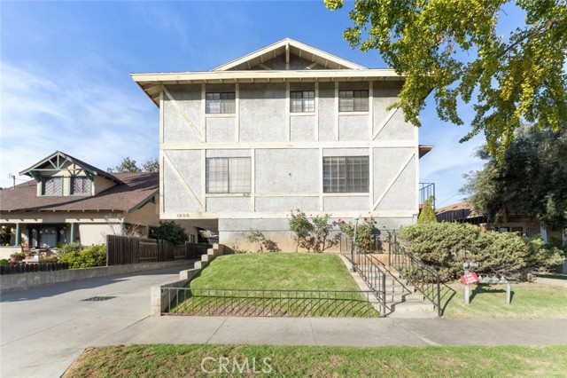 Detail Gallery Image 1 of 1 For 1805 Vine St #D,  Alhambra,  CA 91801 - 3 Beds | 2/1 Baths