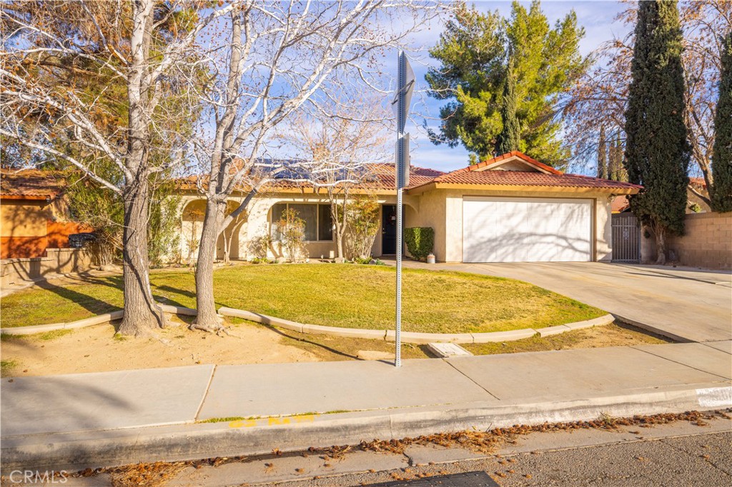 43646 Rembrandt Street, Lancaster, CA 93535