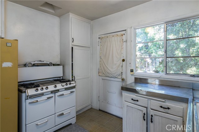 17905 Bullock Street photo 7