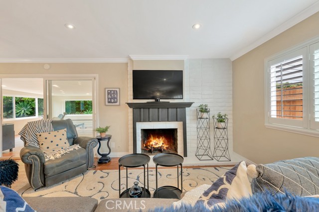 1896 Munson St. - Living room