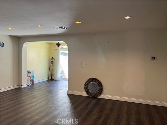 17131 Roscoe Boulevard, 7 photo 2
