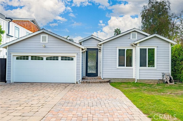 13614 Addison Street photo 4