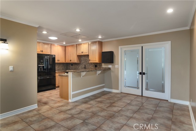 22252 Bassett Street photo 6