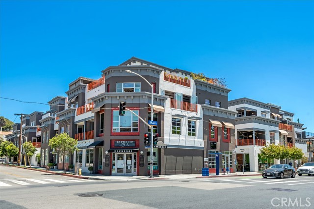 212 Marine Street 306 Santa Monica, California Rare opportunity to buy this fabulous and sophisticated corner loft located on the 3rd floor of the Sailhouse Lofts Building, sitting above Santa Monica's Main Street. This spacious one bedroom, two bath is only two short blocks from the beach and offers a modern open floor plan that’s perfect for entertaining. With soaring ceilings, and french doors that spill out to a large wraparound balcony, you can enjoy romantic sunsets and daily white water views of the ocean. Large windows throughout allow for an abundance of natural light and an industrial roll-up glass door that dramatically opens from the dining area. A remodeled Chef’s kitchen boasts an 11ft stainless steel cooks island, high end appliances, marble countertops and custom cabinetry. Wood floors flow throughout. The Bedroom features a walk-in closet with built-ins and closet organizers. Brand new HVAC unit has just been installed. Controlled access garage with two side-by-side assigned parking spaces, and storage locker. Other amenities include in-unit laundry, sound system both inside and out, Hue lighting, 15ft custom teak bar and tankless water heater. This exceptional location offers the ultimate lifestyle with walks along the beach, dining along Abbot Kinney, and shopping on the Third Street Promenade. Don’t miss out on this one!