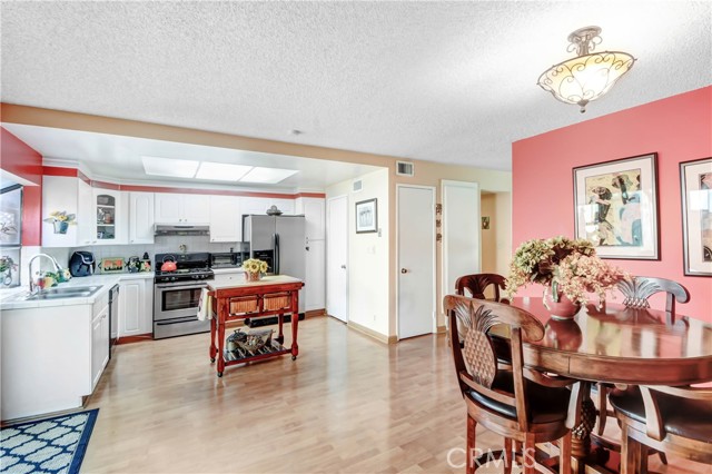 9749 Reseda Boulevard, 19 photo 5