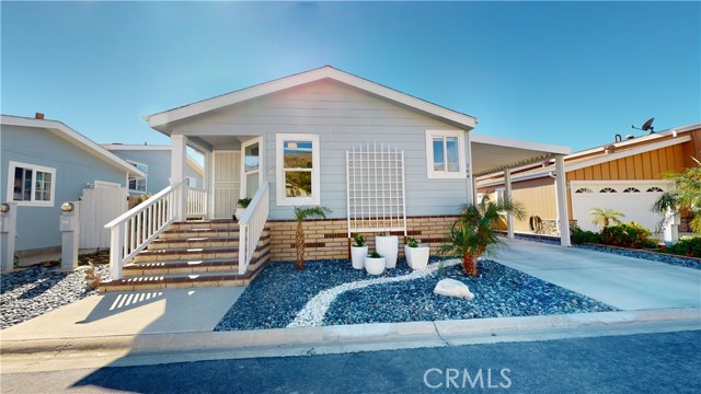 15455 Glenoaks Boulevard, 164 photo 1