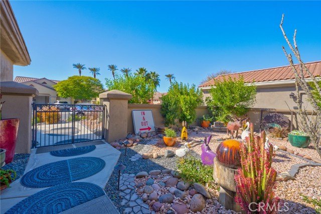 Detail Gallery Image 3 of 34 For 78768 Sunrise Canyon Ave, Palm Desert,  CA 92211 - 2 Beds | 2 Baths