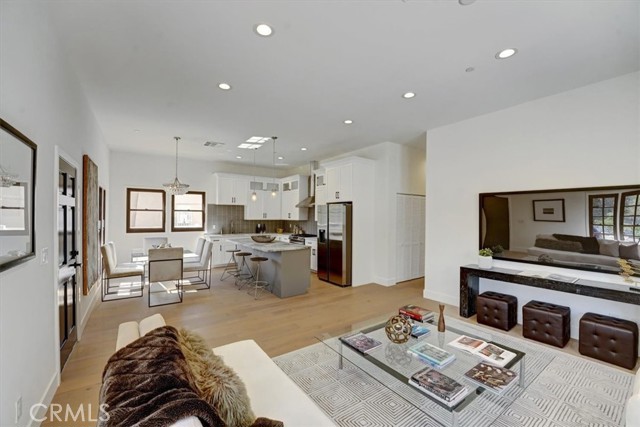 14153 Archwood Street photo 5