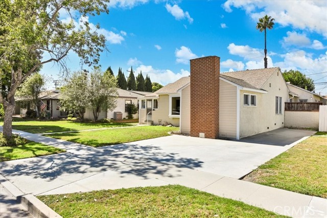 Image 3 for 2125 N Greenbrier Rd, Long Beach, CA 90815