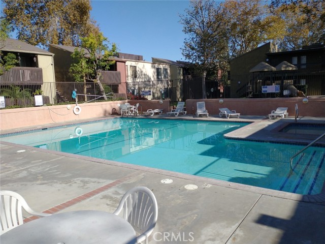 Detail Gallery Image 1 of 1 For 18350 Hatteras St #163,  Tarzana,  CA 91356 - 2 Beds | 1 Baths