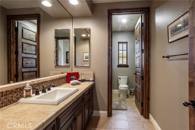 upstairs hall bathroom