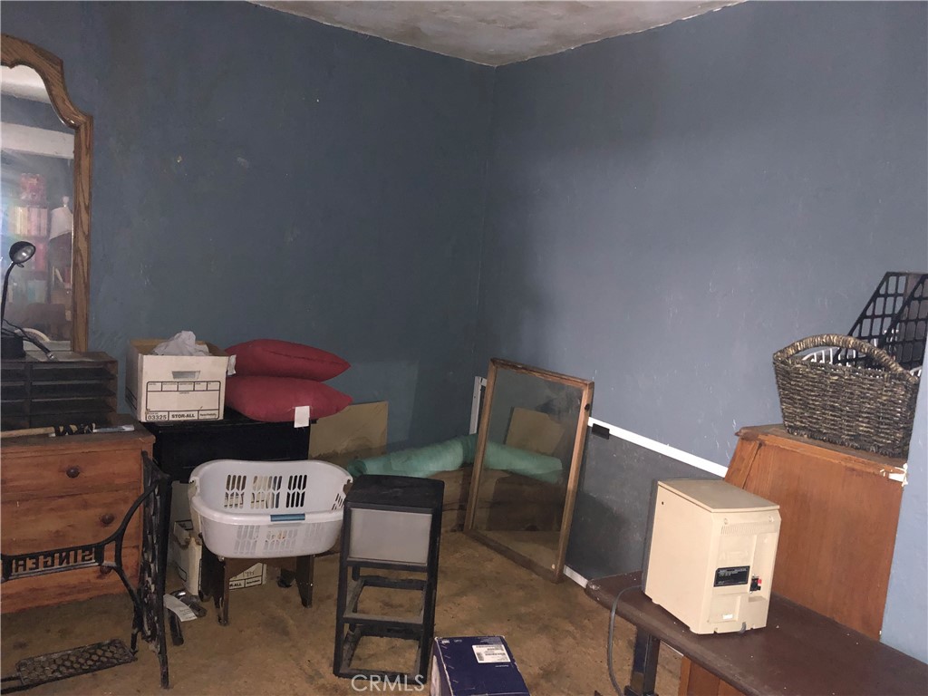 https://media.crmls.org/mediascn/715a5861-cabf-4f29-9c70-b66d7de9076c.jpg?preset=X-Large