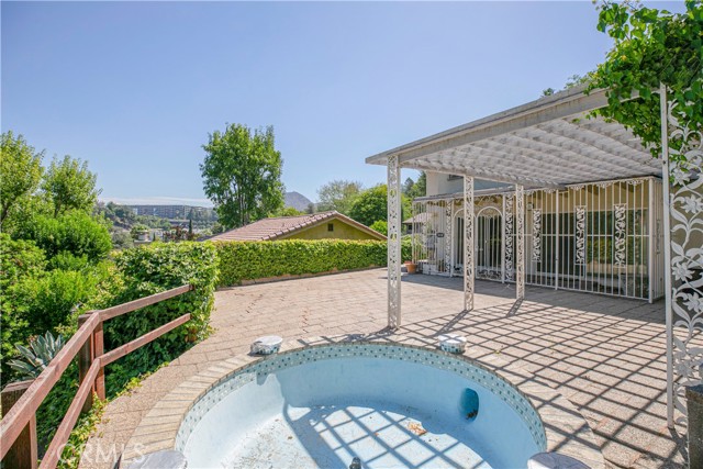 Image 3 for 3830 Broadlawn Dr, Los Angeles, CA 90068
