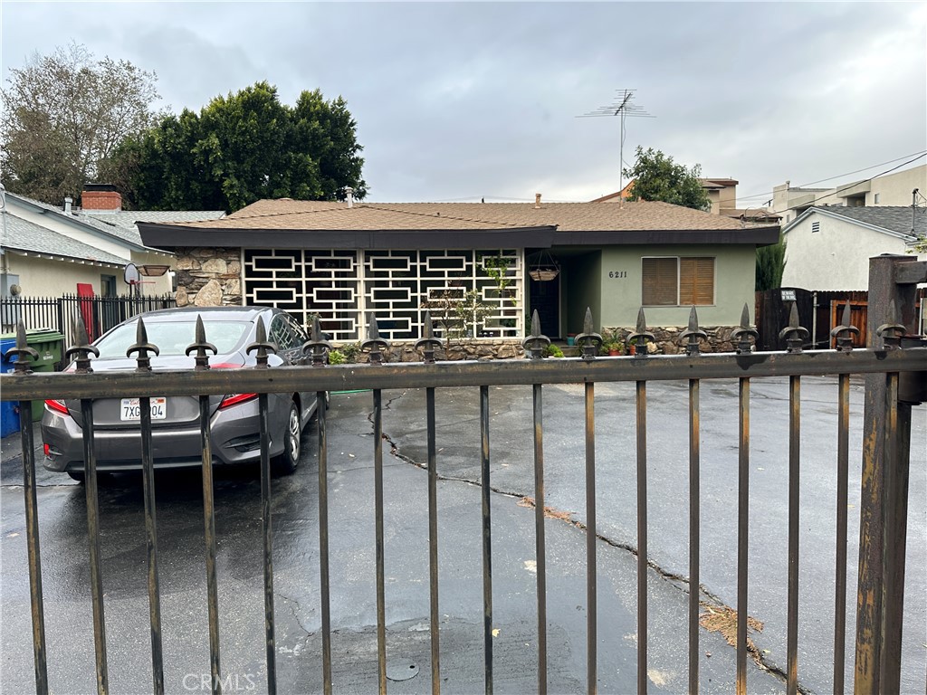 6211 Longridge Avenue, Valley Glen, CA 91401