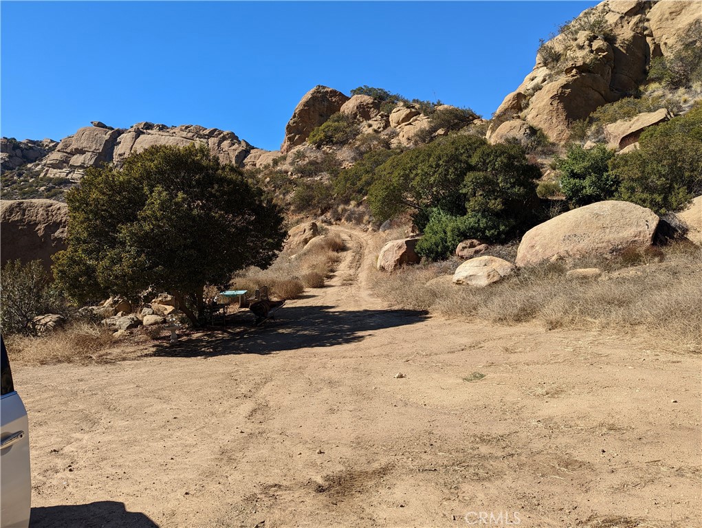 560 BOX CANYON Road, West Hills, CA 91304