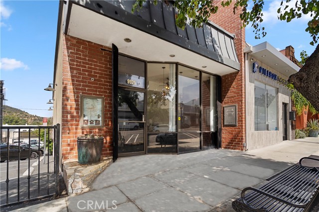 9925 Commerce Avenue photo 3