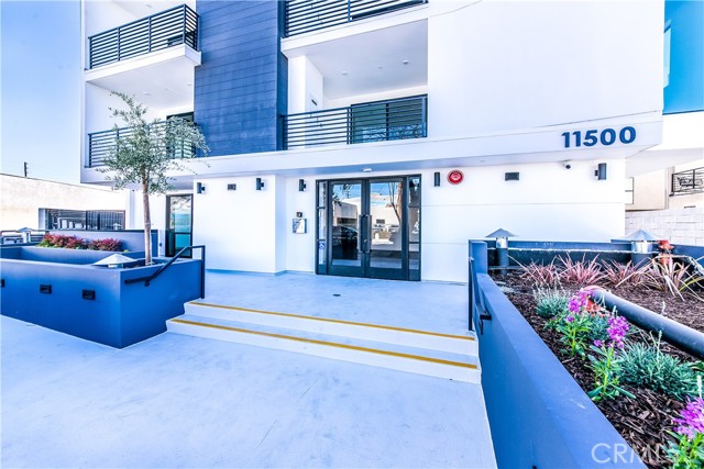 Detail Gallery Image 1 of 7 For 11500 Emelita St #302,  North Hollywood,  CA 91601 - 2 Beds | 2 Baths