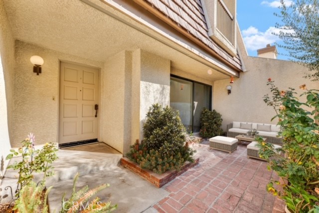18415 Collins Street, K photo 2