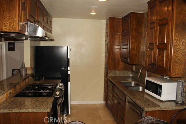 20954 Parthenia Street, 3 photo 4