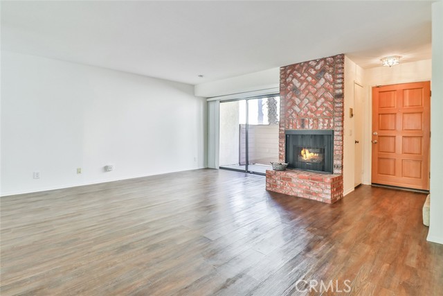 19442 Wyandotte Street, 14 photo 4