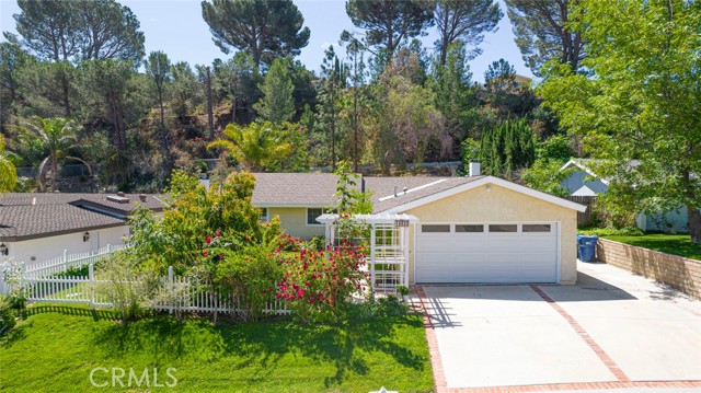 19620 Green Mountain Dr, Newhall, CA 91321