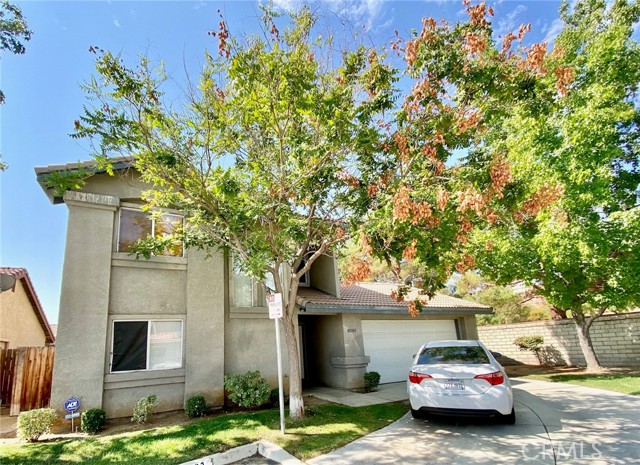 40201 Cantara Drive Palmdale, California Perfect Location And Central To Schools, Shopping, Lockheed, Northrop, The AV Mall, And Freeway! NO SHARED COMMON WALLS! Nice Curb Appeal And Sits On A Cul-de-Sac Lot! High Ceilings Upon Entry Living Room w/ A Fireplace. . The Spacious Kitchen Offers Plenty Of Nice Natural Lighting, Spacious 4 bedroom home with one FULL bath and bedroom downstairs. Location is in a planned Unit Development with Rec. room and pool. This home along with four spacious bedrooms offers a covered patio and slab easy backyard to maintain. HOA Amenities Here Include A Pool, Spa, Security, & Front Yard Maintenance! Home Is A Must See!
