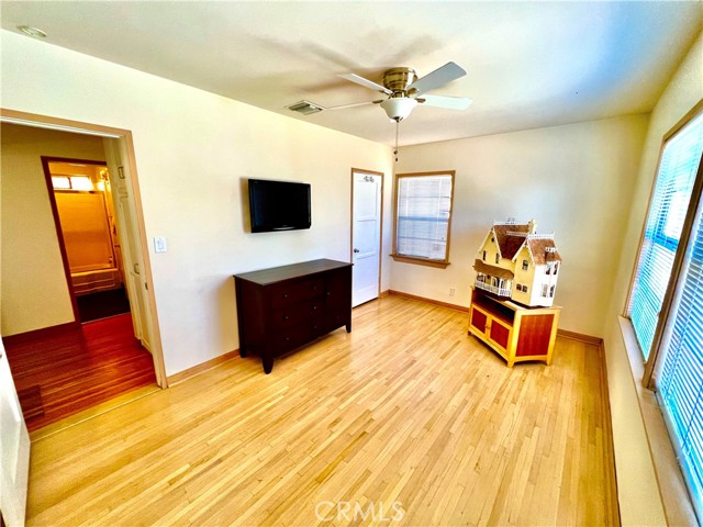 7749 Paso Robles Avenue photo 8